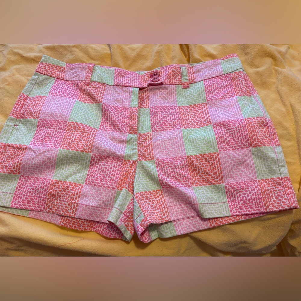 Vineyard Vines Pink, Green, and Orange Checkered whale print neon Shorts 12